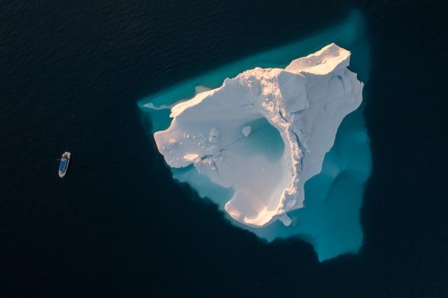 - Boat for scale -

A bird's eye view of the mesmerizing Icebergs near Ilulissat, Greenland 
#ilulissat #greenland #dronephotography #icebergs #naturephotography #beautyofnature #dji #drone #airvuz #mavic2pro